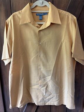 Quickreflex Men's Yellow Short-Sleeve Button-Down Shirt